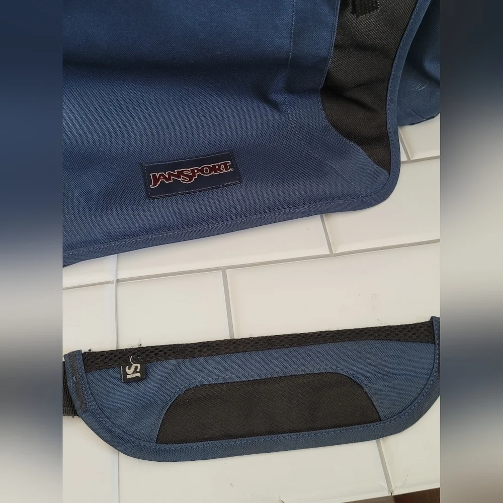 JANSPORT Large Multi Compartment Shoulder Crossbody Bag Laptop Padded Rear Lugga